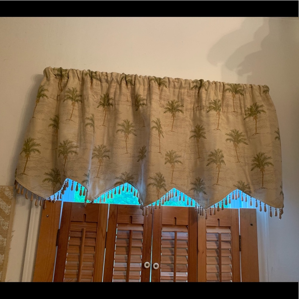 Palm tree window valance *moving make offer*